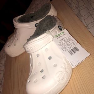 Baya fuzzy lined Kroc.